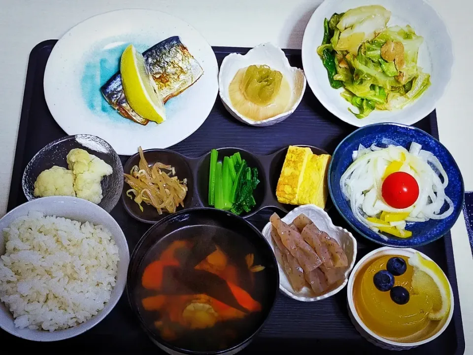 今日の朝食。三陸産ゴマ鯖塩焼き。キャベツの煮浸し。自家製卵焼き。シークヮーサーゼリーブルーベリーのせ。|justiceIWATE🍎Sa_tokyo!さん