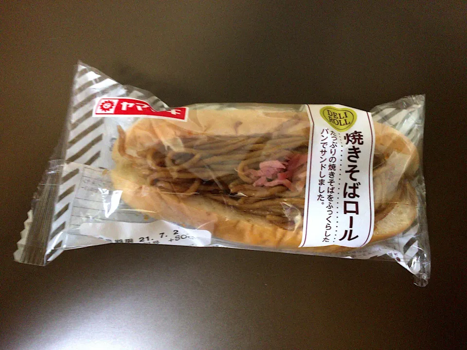 Snapdishの料理写真:ヤマザキ 焼きそばロール|ばーさんさん