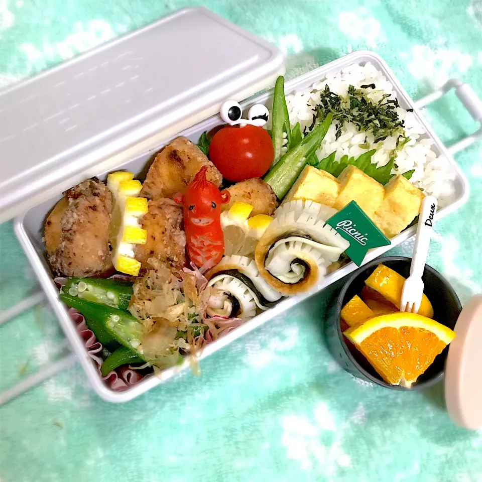 JK1弁当🍱〜鷄唐揚げ・玉子焼き・オクラ煮浸し・ちくわ海苔チーズくるくる・ソーセー人・オレンジ|華恋さん