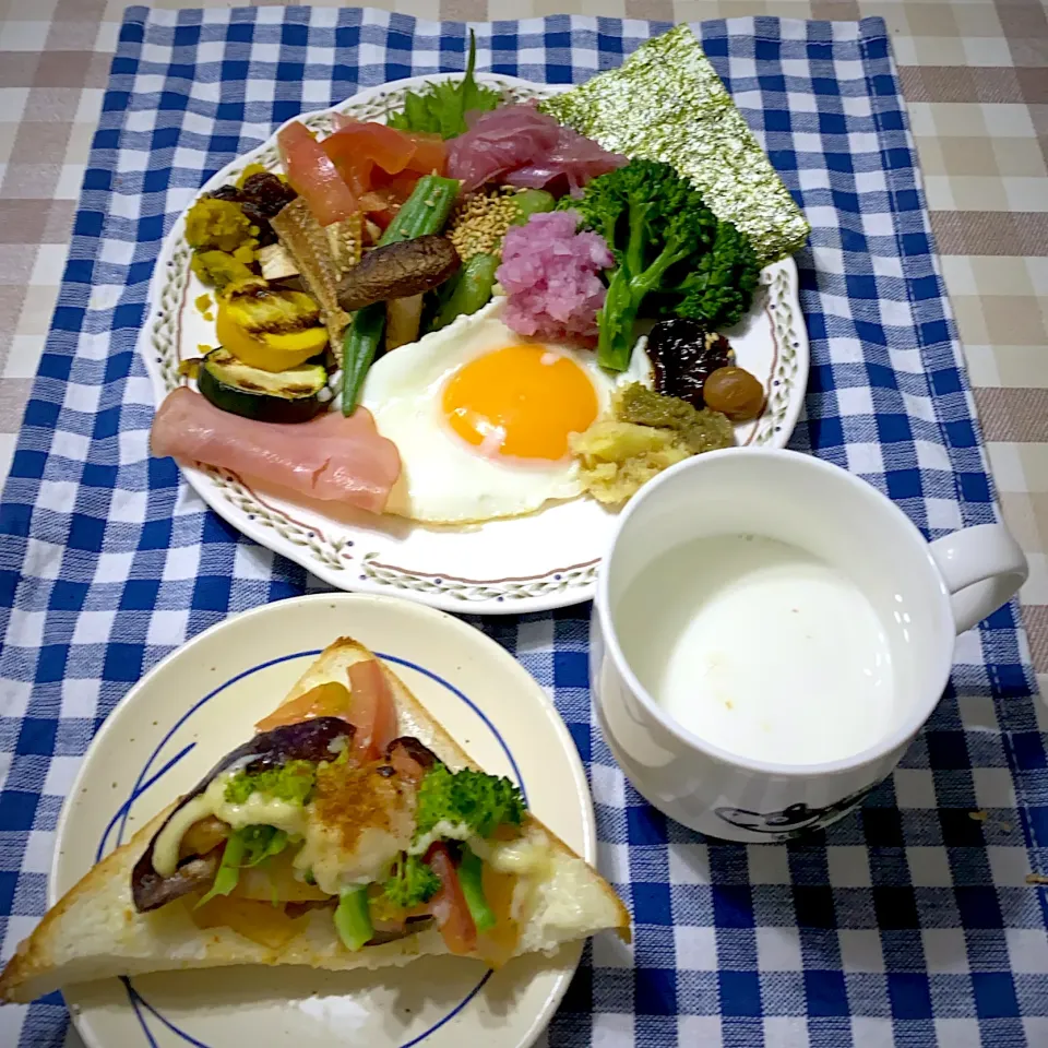 今日の朝ごはん★昨日の残りもので　肉なし酢豚風クリームチーズトースト|riko30294さん