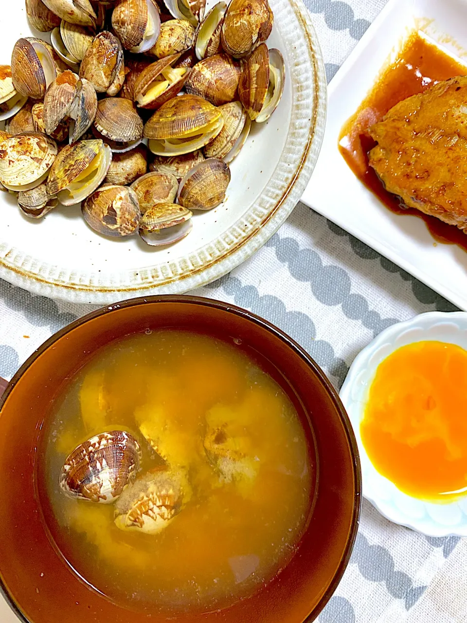 潮干狩りのあさりで。焼きあさり、あさりの味噌汁|1614さん