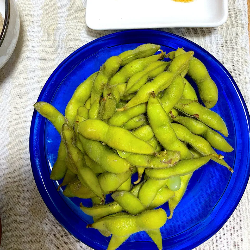 Snapdishの料理写真:祖父の枝豆🌿圧力鍋で蒸した。ホットクックで蒸すよりおいしー|1614さん