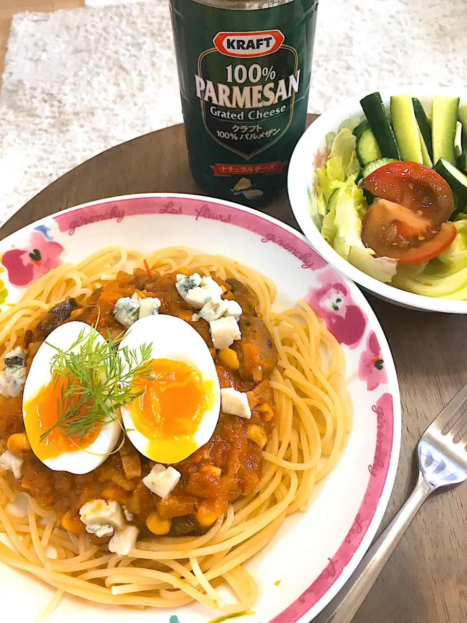 トマトソースパスタ🍝ゴルゴンゾーラを乗せて|Miyukiさん