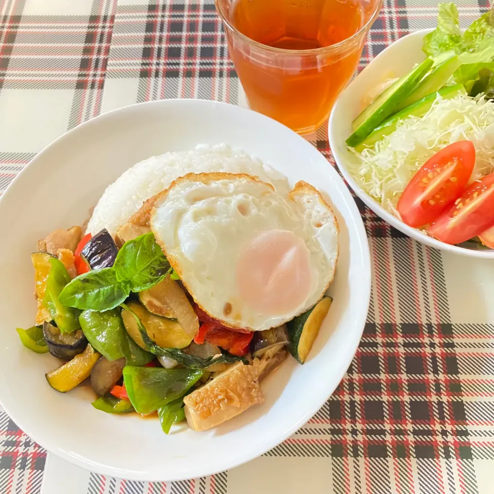 ゴロゴロ野菜のガパオご飯|まみっこさん