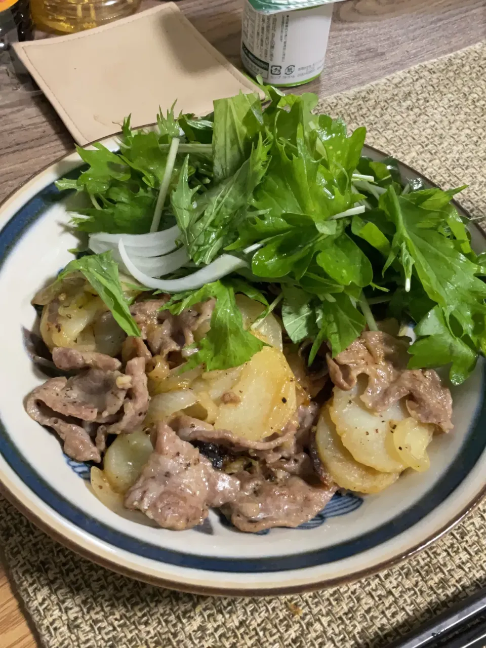 豚肉とじゃがいもの味噌バター炒め|くろさん