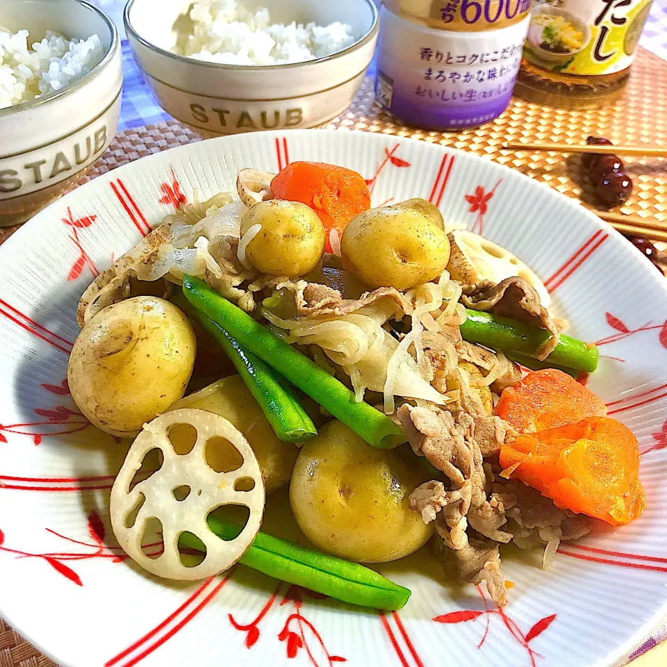 レンコンとまん丸皮付きポテトの無水肉じゃが|さらっと🍀さん