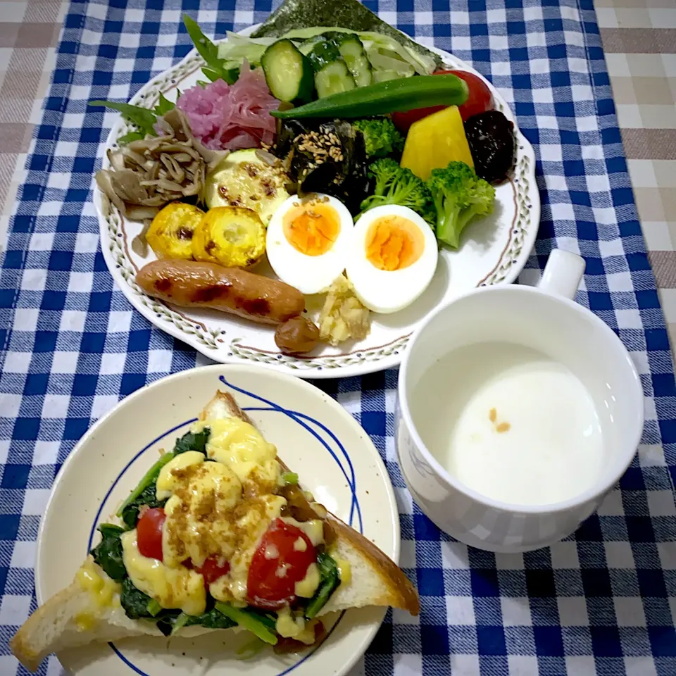 今日の朝ごはん★ほうれん草とトマトのクリームチーズ＋プリントースト|riko30294さん