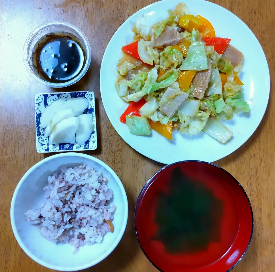 ７月１日　和風回鍋肉　もずくお漬物　わかめスープ|いもこ。さん