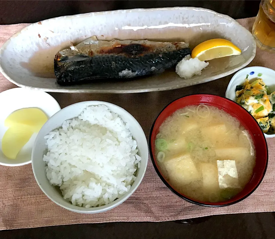 焼鯖、小松菜の卵焼き、豆腐とお揚げのお味噌汁|純さん