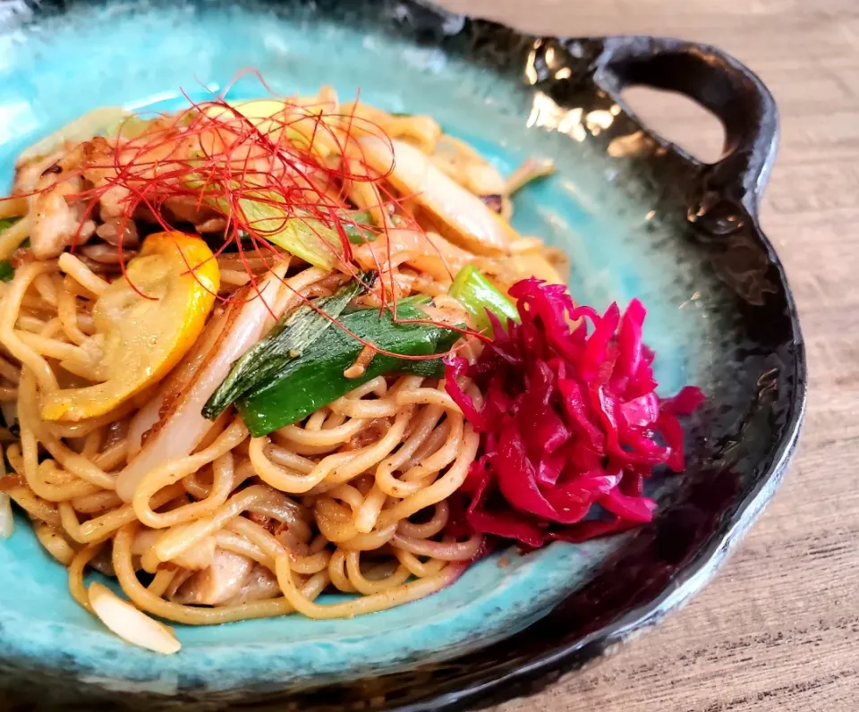 ソースに飽きたので醤油麹で焼きそば( ˙▿˙　)|まぁさん