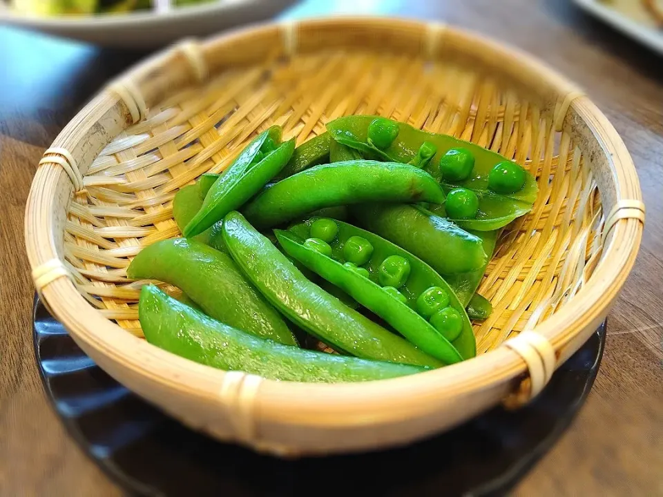 Snapdishの料理写真:塩茹でスナップえんどう|古尾谷りかこさん