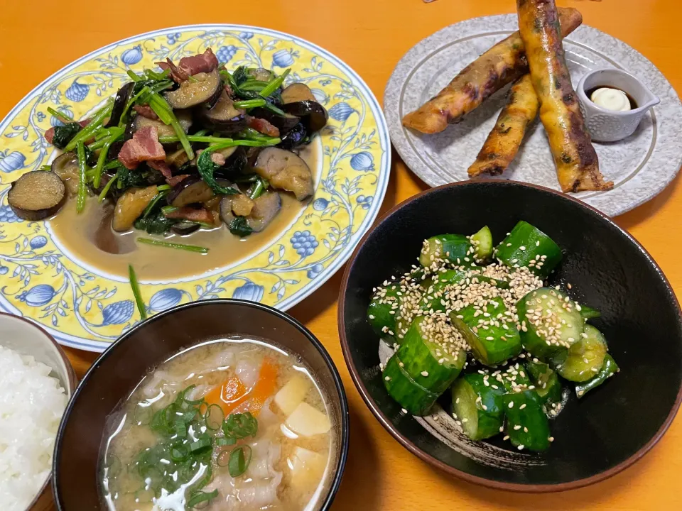 🌟ベーコンとナスほうれん草のバター醤油炒め🌟大葉納豆チーズ巻きあげ🌟叩きキュウリ🌟豚汁🌟|まり＊さん