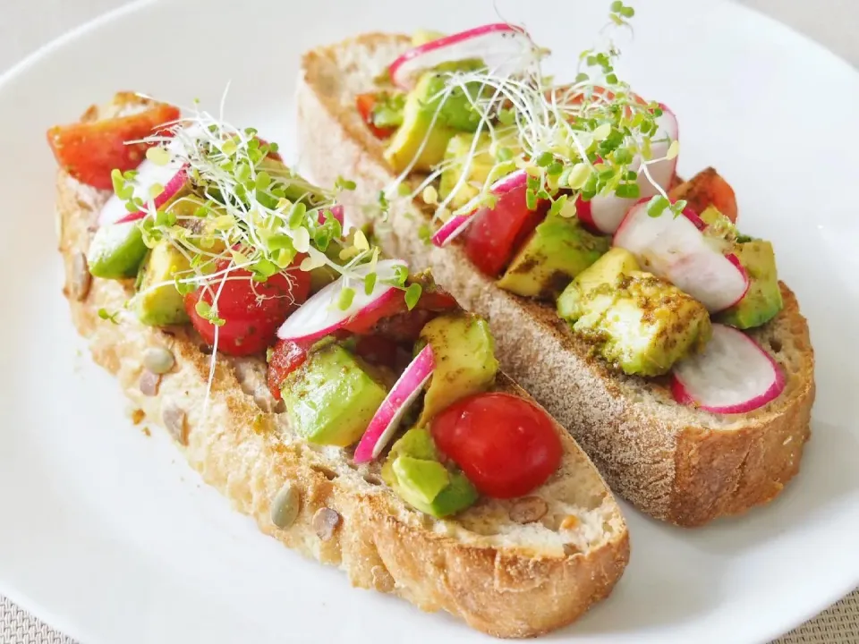 Avocado salad toast|Misstyさん