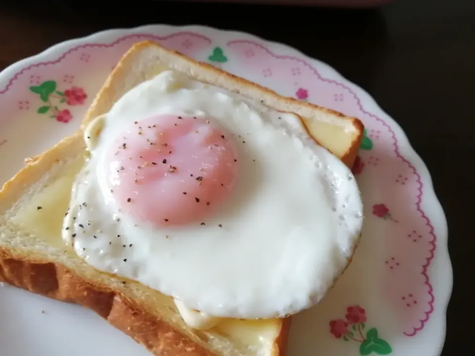 目玉焼きトースト☆彡|hana✾さん