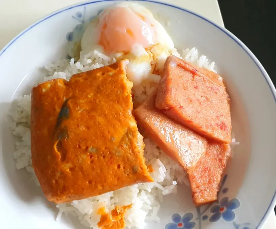 Snapdishの料理写真:Simple Lunch 04 July 2021 Sunday
Luncheon meat + Egg + Steamed Otah 🤤😋🤪|🌷lynnlicious🌷さん