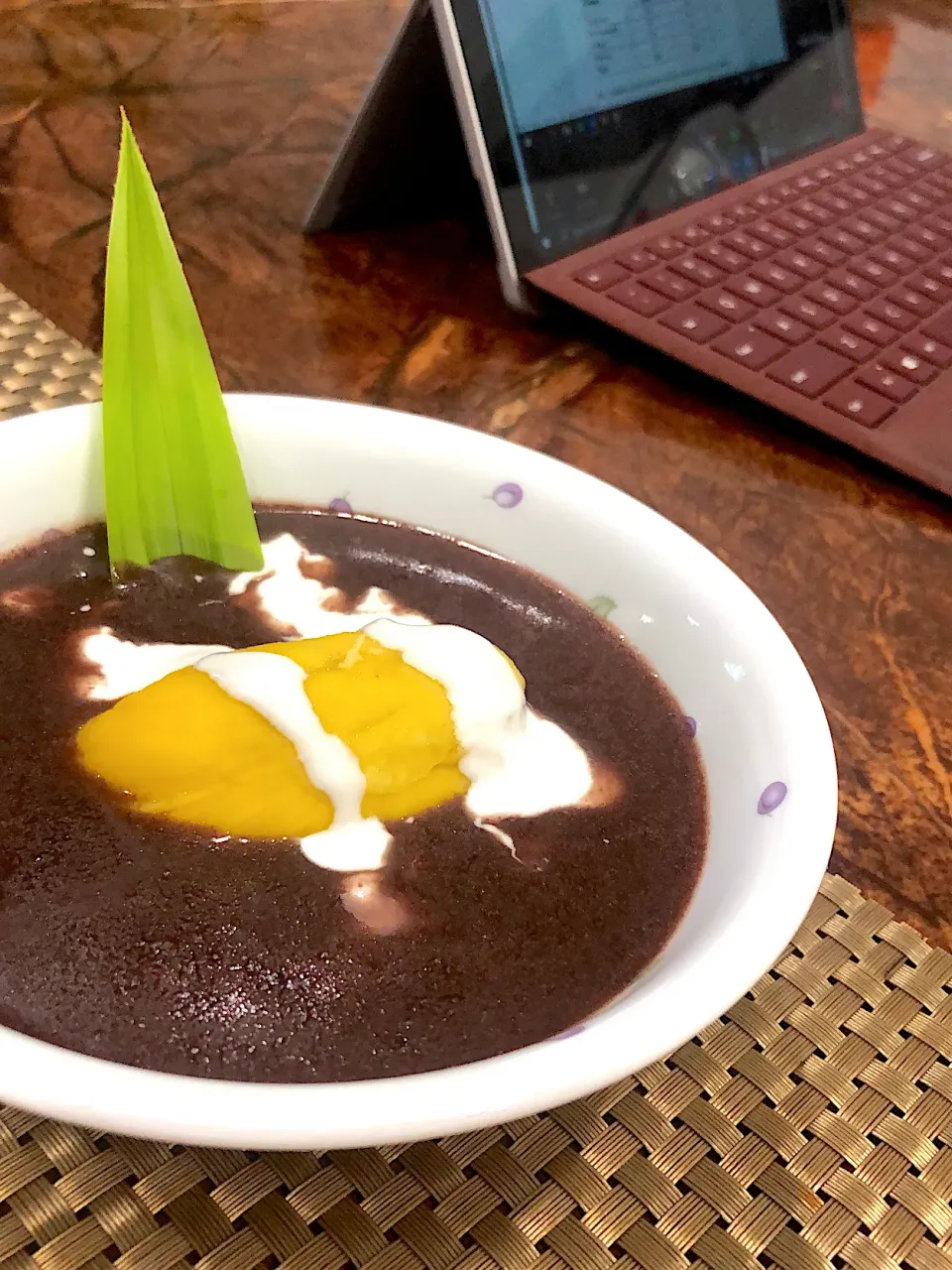 A Malaysian cuisine: Black glutinous rice dessert with musang king durian|Amy Aliyyaさん