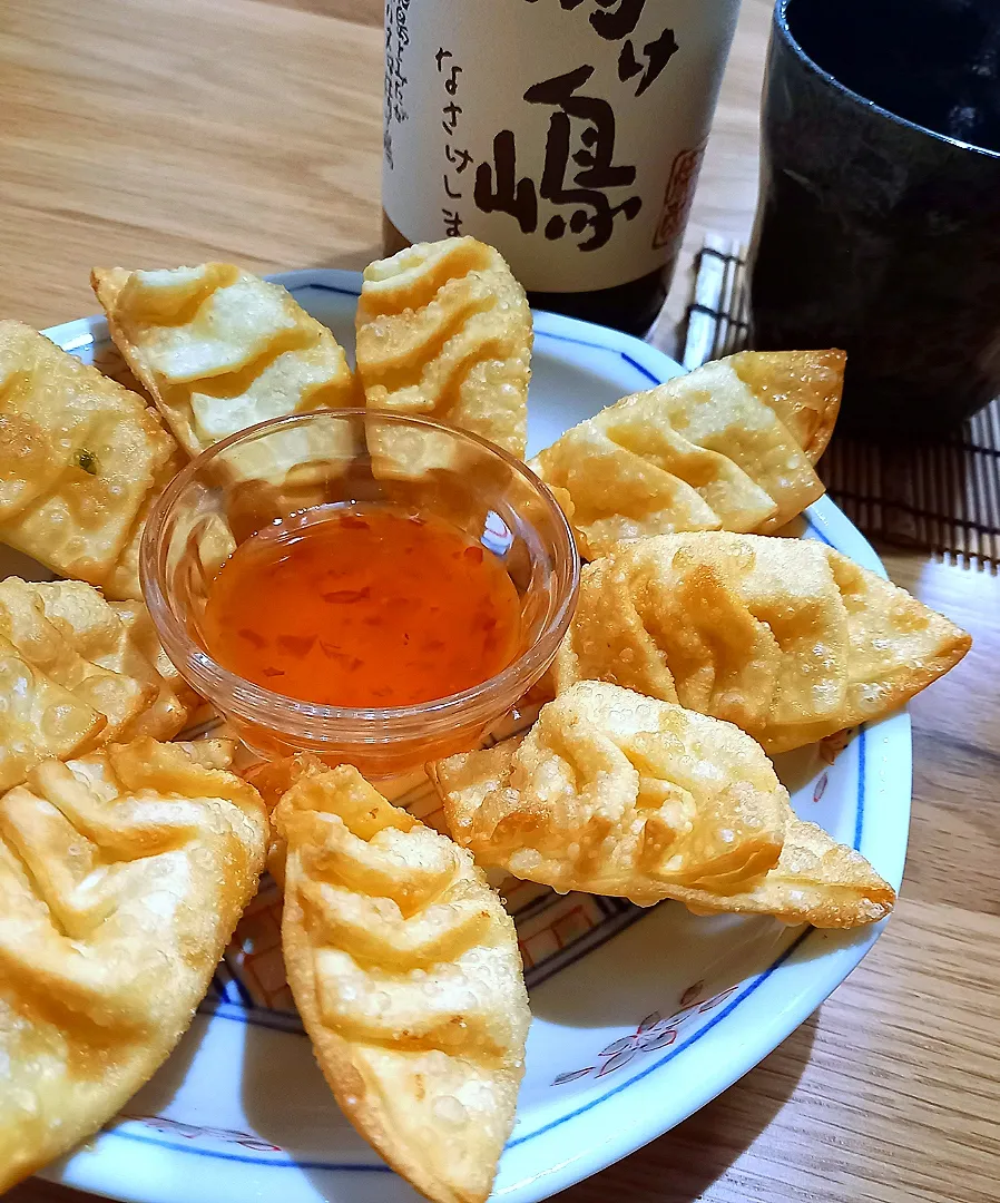 サミカさんの料理 ザクザク衣が美味しいチルド餃子のフライ🥟|ナオミさん