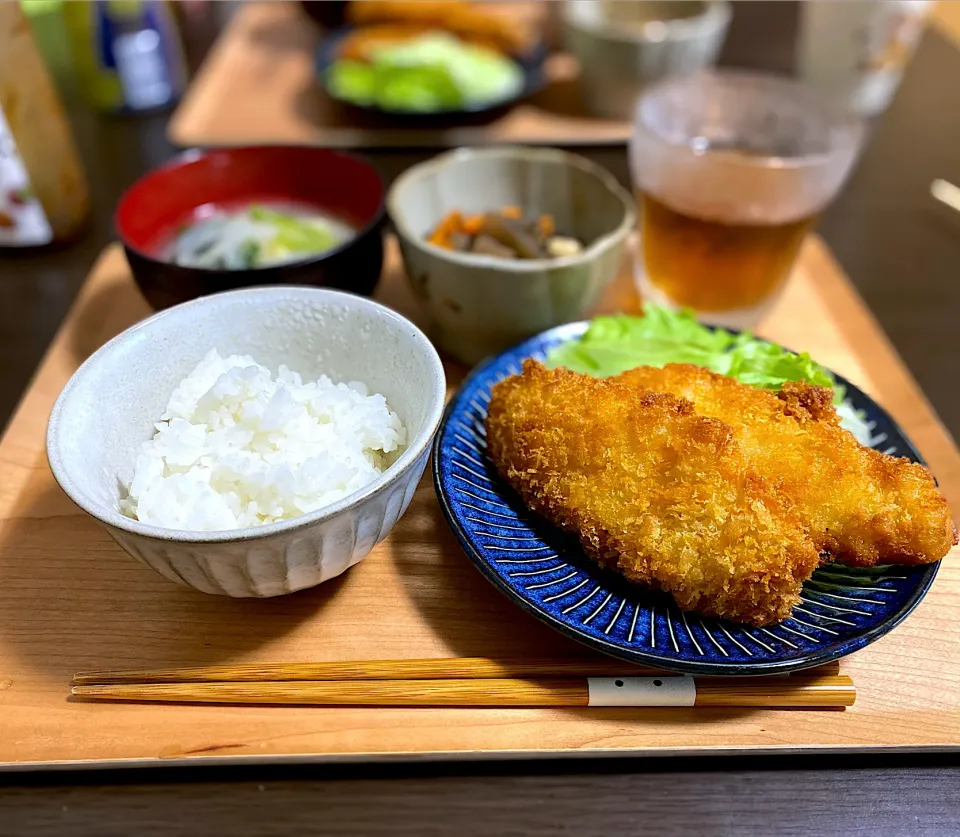 Snapdishの料理写真:白身フライ　ひじきと大豆の煮物　味噌汁|ちぐあささん