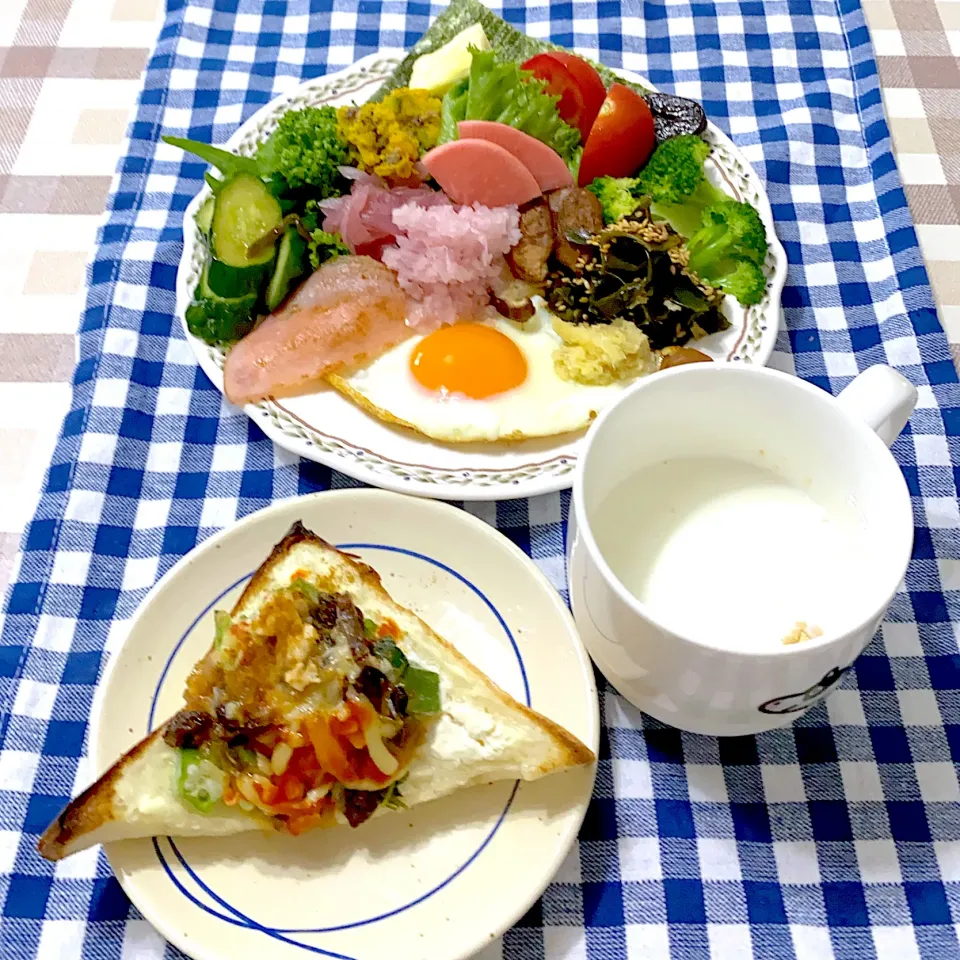 今日の朝ごはん★ネバネバ野菜となめ茸のピザ風トースト|riko30294さん