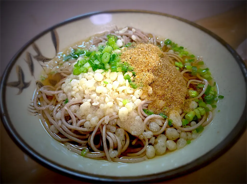 シンプル蕎麦(鰯削り節粉、葱、揚げ玉トッピング)|やまひろさん