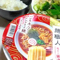 一人晩御飯、ラーメン、サラダ|Ayaさん