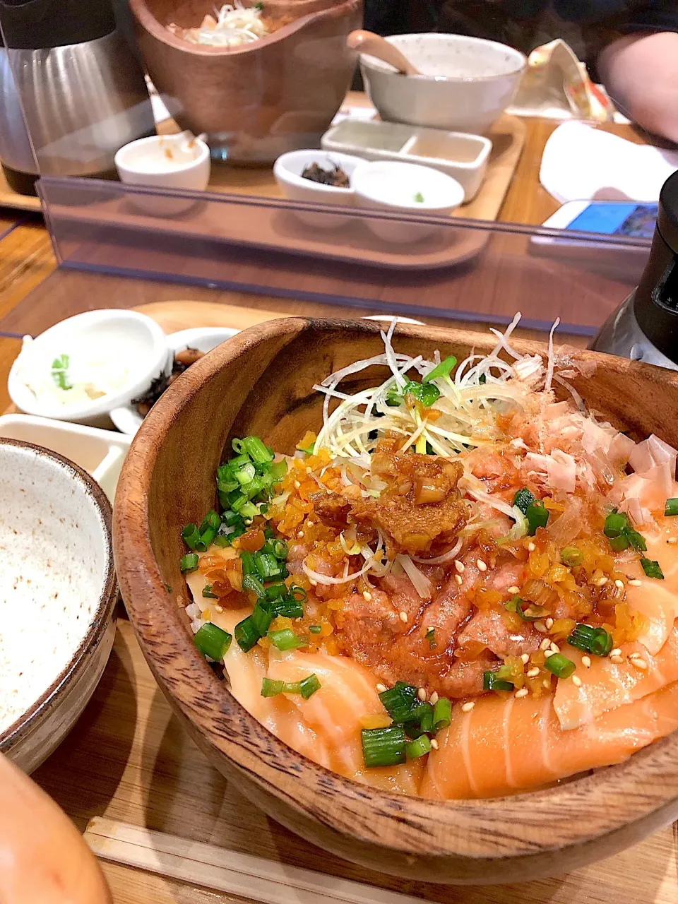 トロサーモンねぎとろ丼|おーきさん