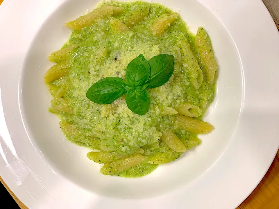  Penne with zucchini and basil pesto.|Rjさん