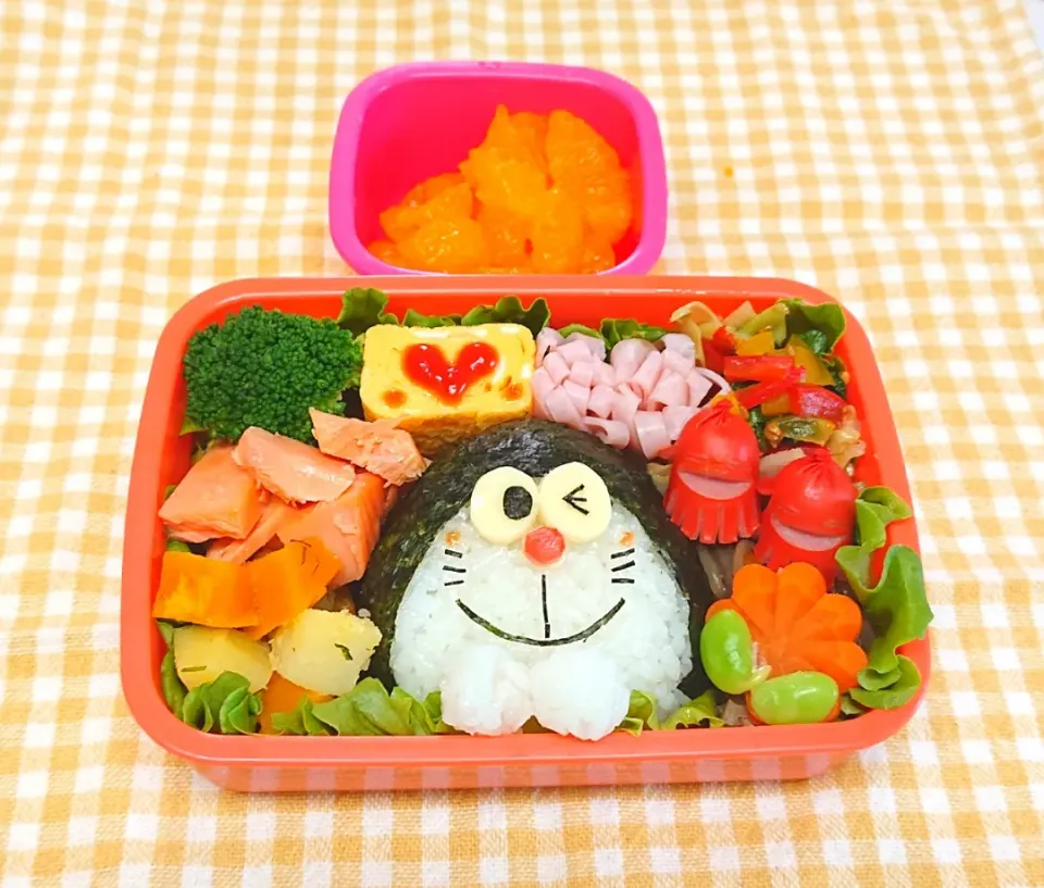 三角おにぎりのドラえもん弁当❤️|みちゅあしさん