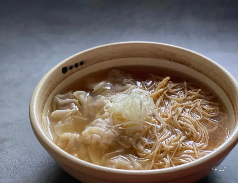 Snapdishの料理写真:香港風海老雲呑麺🦐|roko*さん