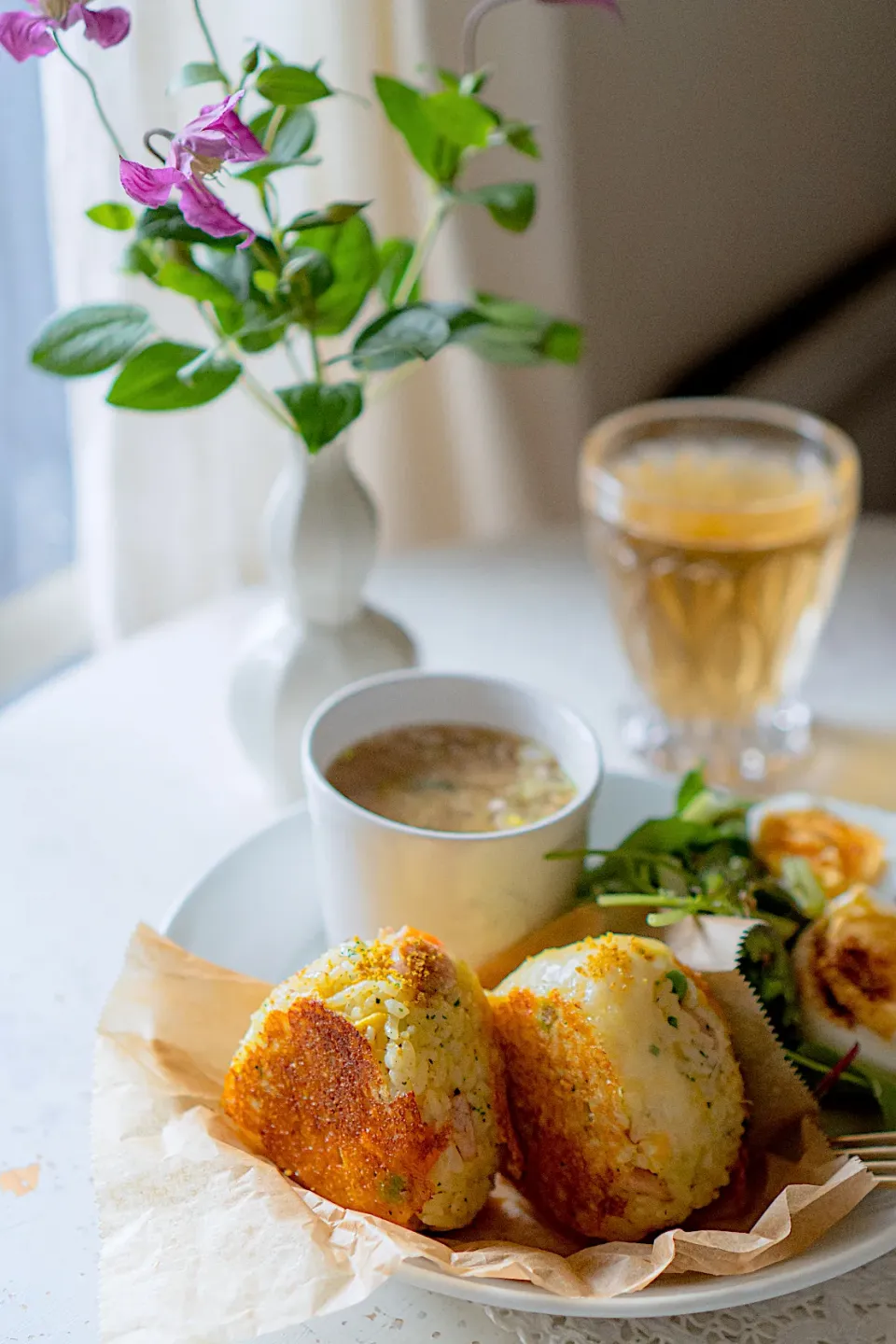 Snapdishの料理写真:カレーパウダーで焼きチーズおにぎり|kayokoさん