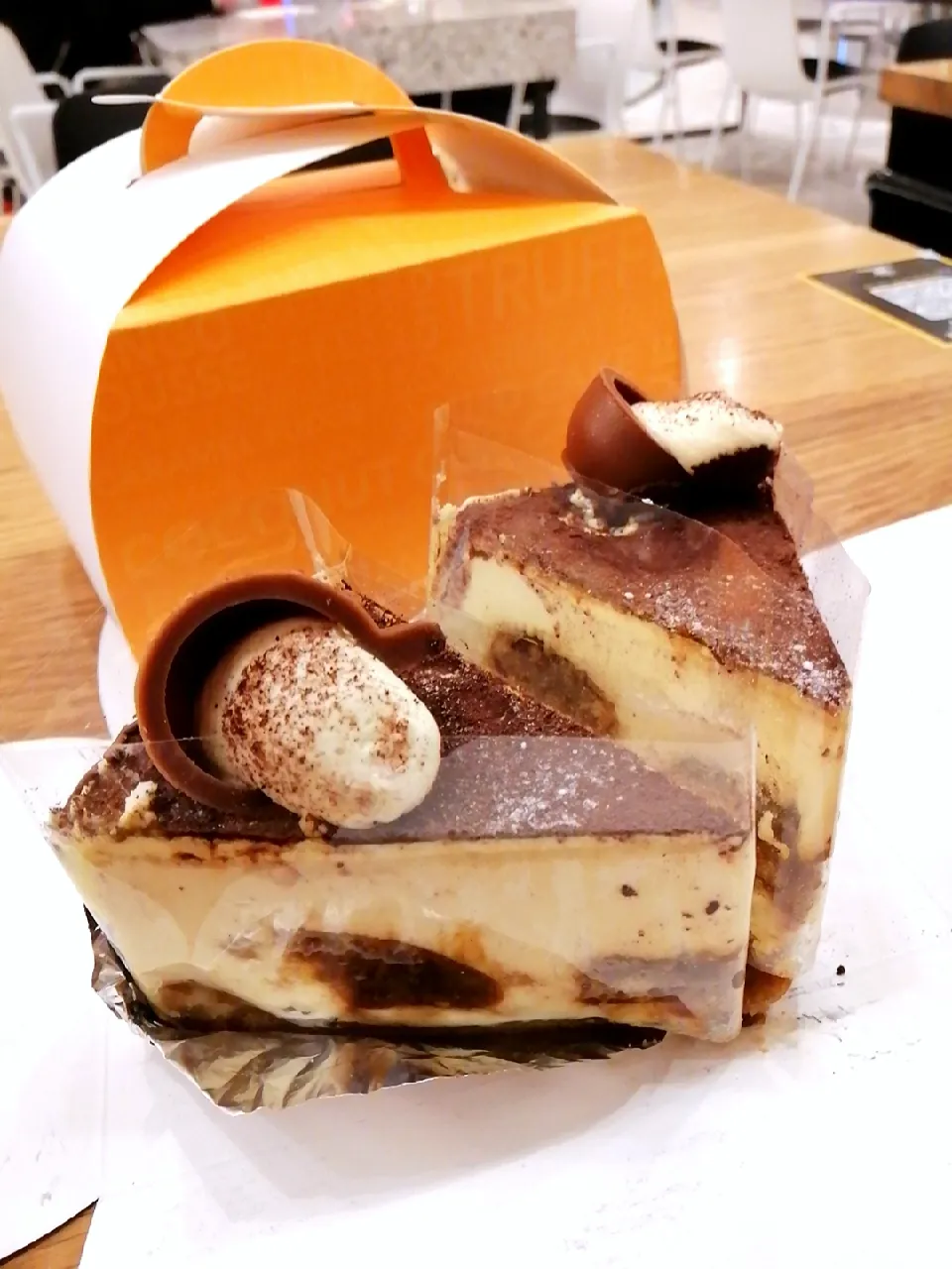 tiramisu cake BreadTop boxhill|Heby Lowさん