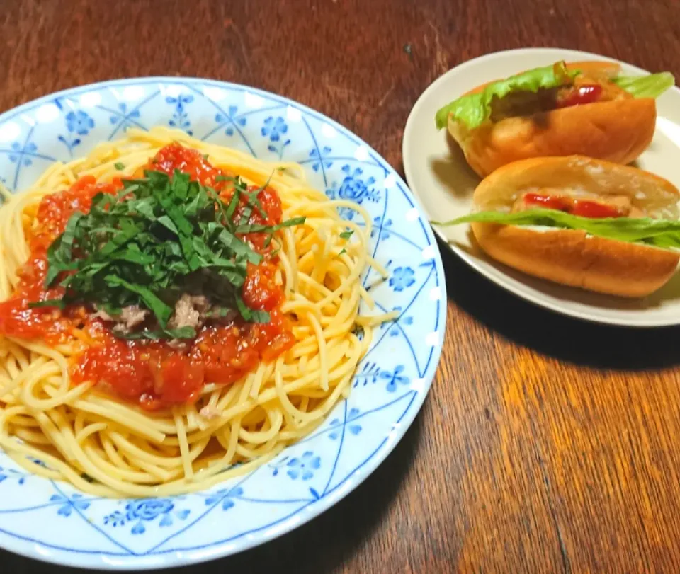 Snapdishの料理写真:トマトパスタ🍅ホットドッグ|☆ちび☆さん