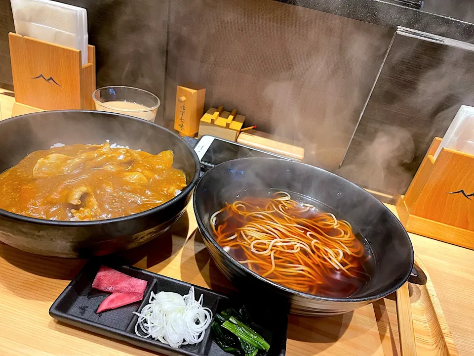 Snapdishの料理写真:みまきのカレー丼セット＠赤坂|Yasuhiro Koikeさん