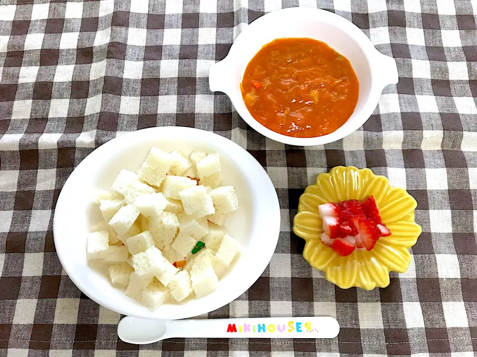 【離乳食】鶏レバーと野菜のトマト煮ベビーフード、食パン、いちご|sayaさん