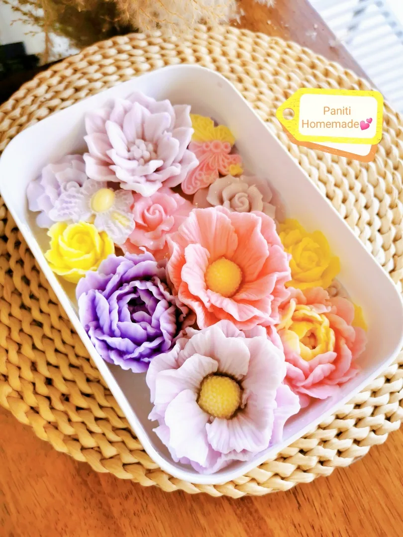 Flower Bloom 🌺
Coconut Milk Jelly 
By Paniti Homemade|Paniti Kamonsapakitさん