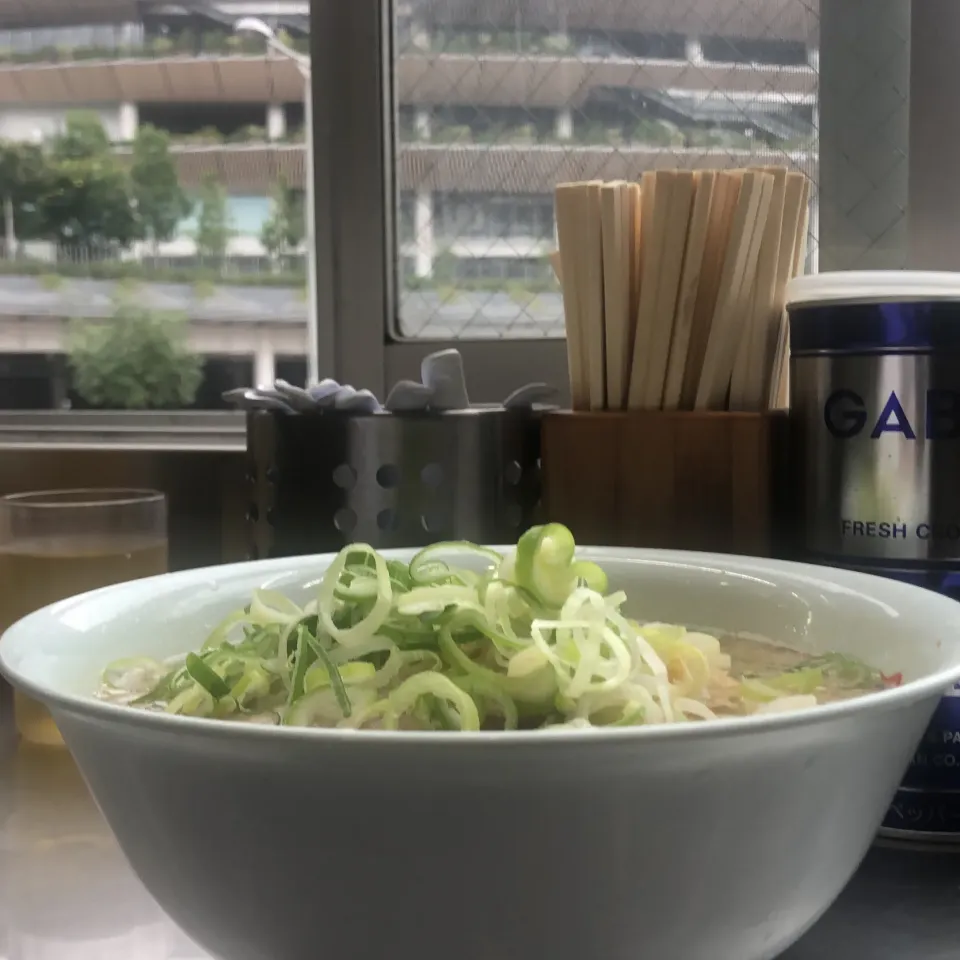 ラーメン　ネギ、盛り！　＃ホープ軒|Hajime Sakaiさん