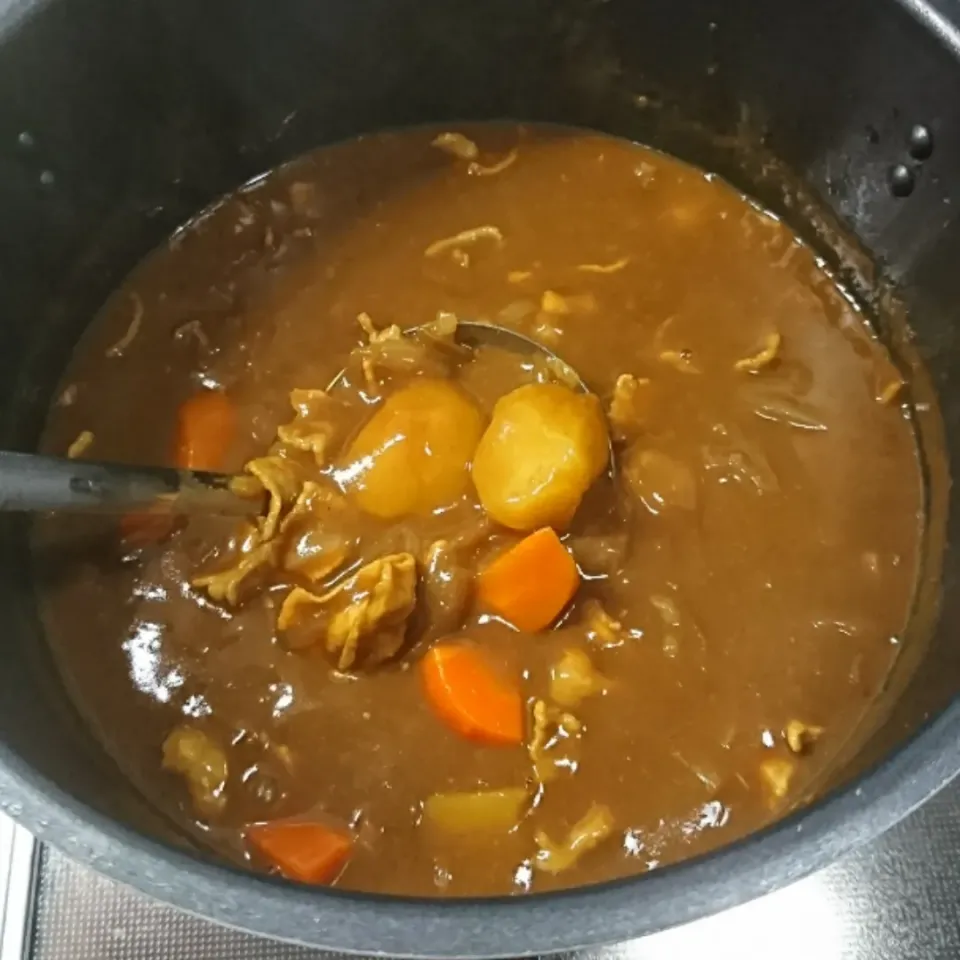 Snapdishの料理写真:カレールウは、ゼッピンとバーモントカレー🍛|しまだ ちえこさん