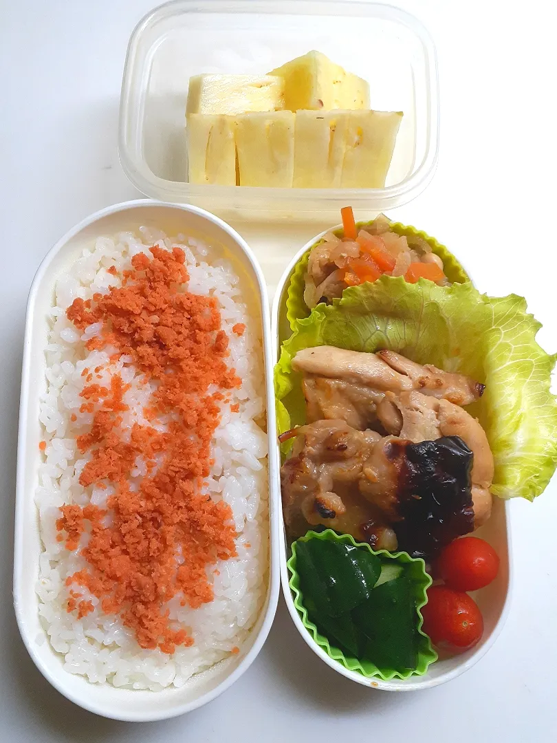 ☆中学生弁当☆鮭ごはん、切干大根、ミニトマト、胡瓜浅漬け、鶏照焼、パイナップル|ｼｮｺﾗさん