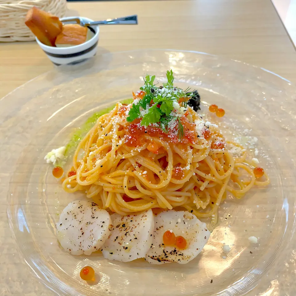 Snapdishの料理写真:ホタテとイクラの冷製スパゲッティ|T. Wonderさん