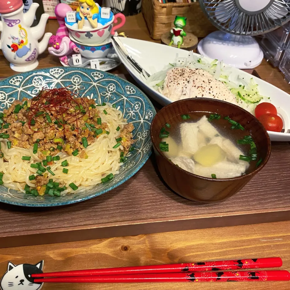 ・汁なし糸蒟蒻坦々麺・生姜スープ・チキンサラダ|まぁちゃんさん