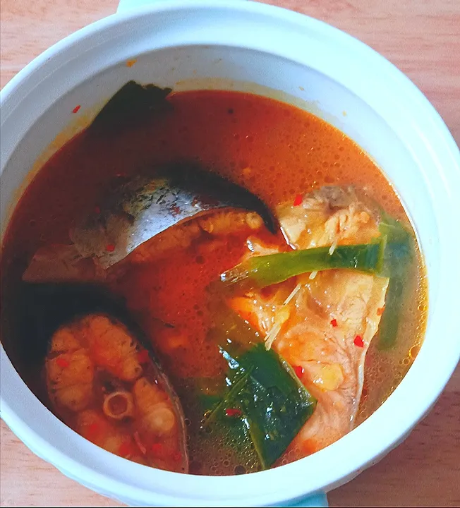 Sweet Sour Spicy Silver Catfish 🐟🍲|MeLicious Foodさん