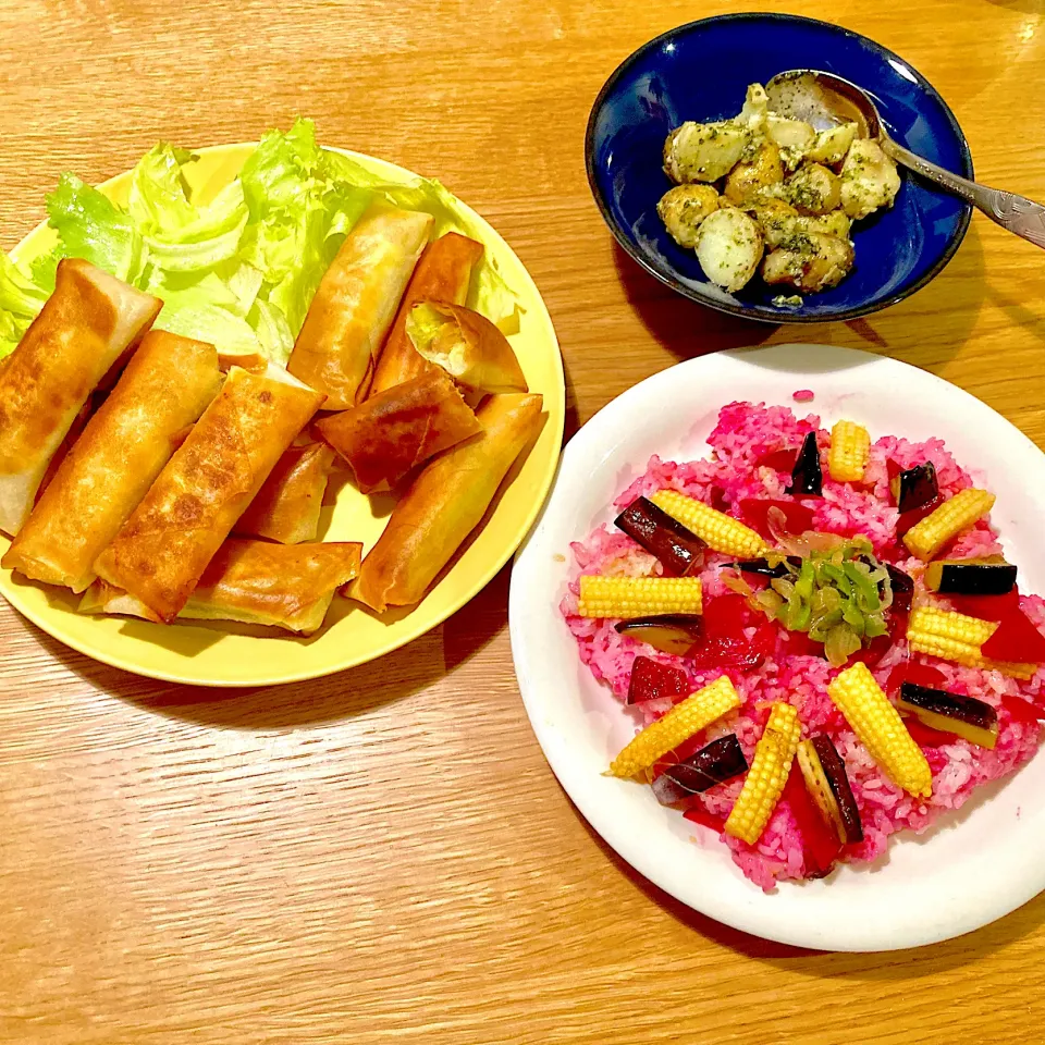 ヤングコーンとエビの春巻き、鮭のカレー春巻き、大葉ジェノベーゼの塩麹ポテト、ビーツの野菜ちらし寿司|CHIZUさん