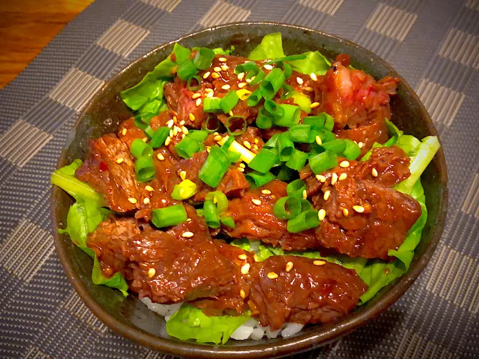 牛ハラミ丼|ヒヨリ飯さん