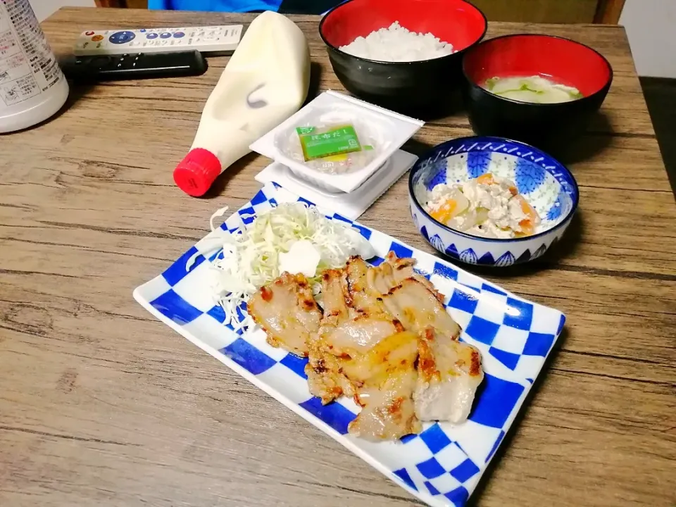 豚バラ焼き肉定食。けんちょうと納豆。|ariyo4200さん