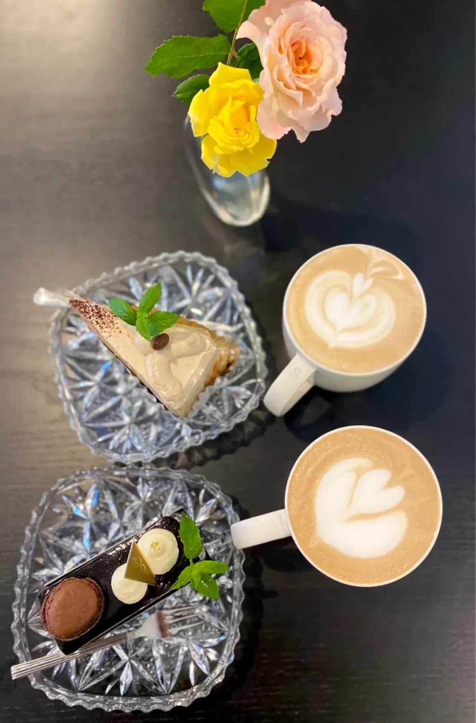 今日は休みの日。頑張って練習したラテアートは今日成功したかな？カフェat home 幸せ☕️💕|Tammyさん