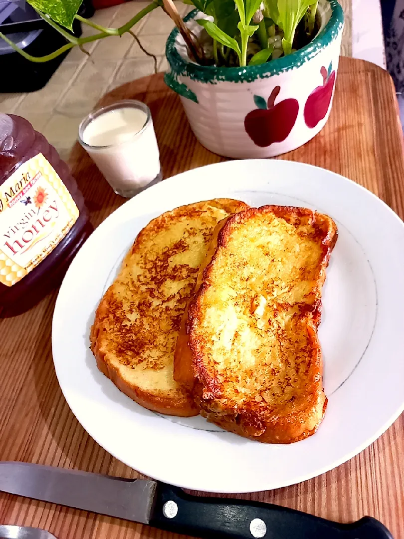 my homemade French toast with 
🍯honey..|Mitchie.'s Yum on my plate.さん