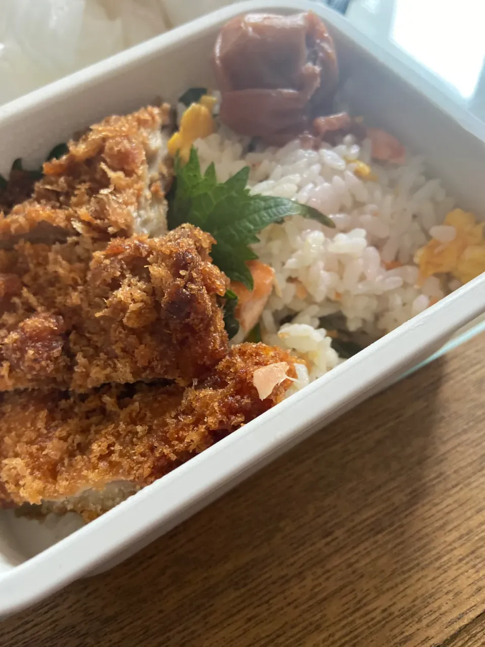 Snapdishの料理写真:混ぜご飯とチキンカツ弁当|みにゃんさん