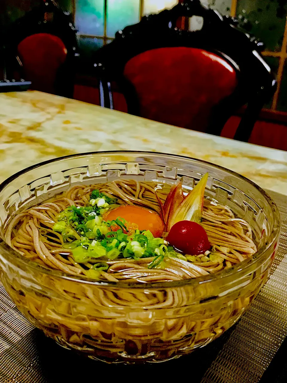 ひとみんΨ(*´∀｀)Ψちゃんの料理 ねっとり濃厚冷凍たまご✨✨✨の、乗っけ蕎麦！冷やし鉢仕立❣️😄|イチロッタさん