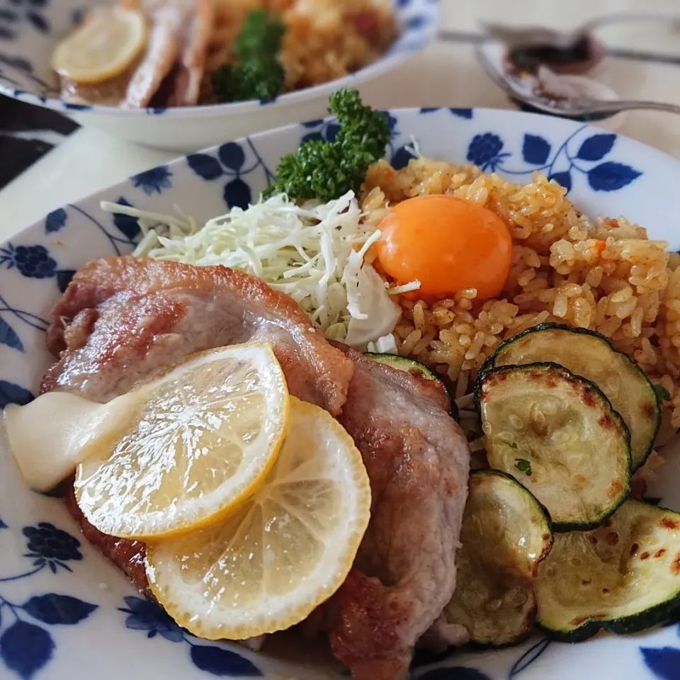 MAKUBIさんの料理 カレー炒飯（ドライカレー）|ポトスさん