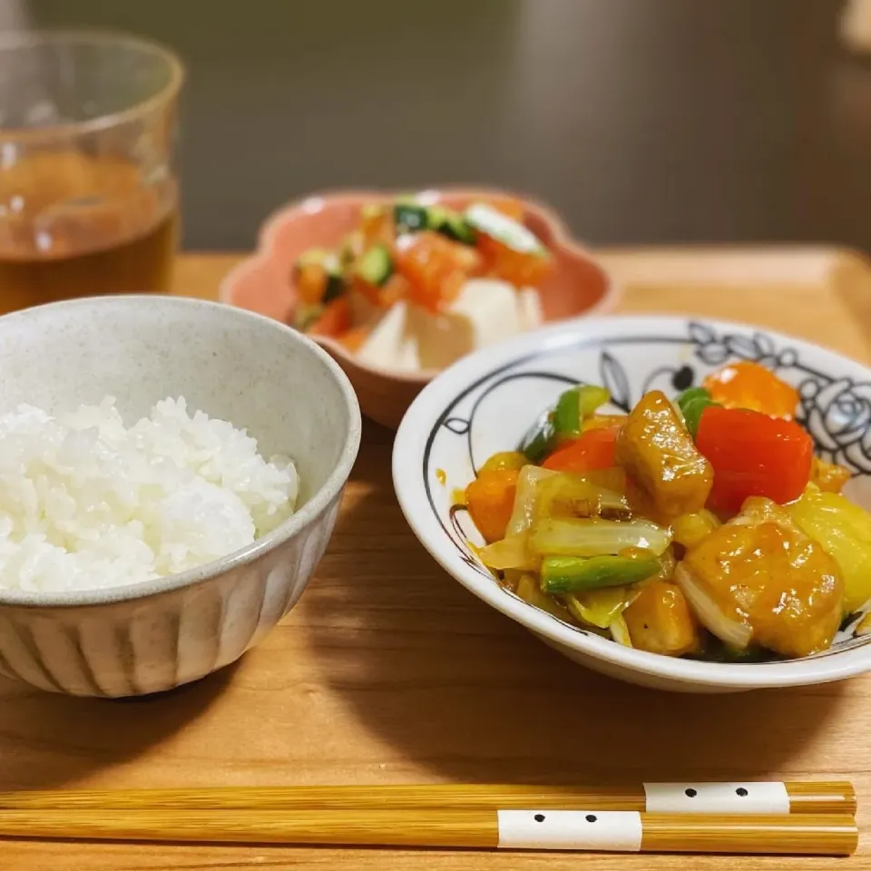 酢豚　きゅうりトマト冷奴|ちぐあささん